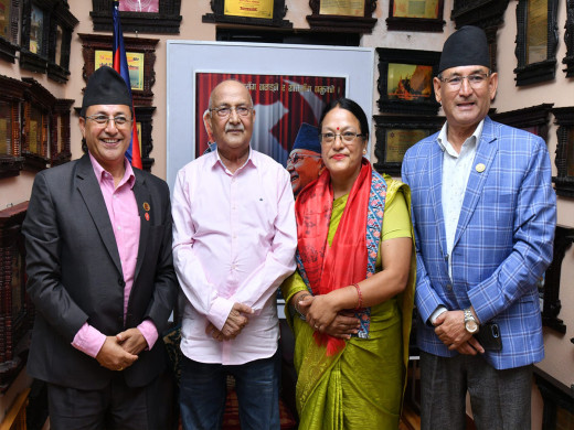 शिक्षक महासंघकी अध्यक्ष कमला तुलाधर एमालेमा प्रवेश